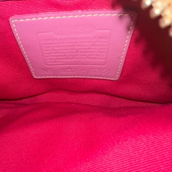 COACH Hobo Mini Signature One-Shoulder Bag Pink Leather Canvas
6351 - Picture 9 of 9